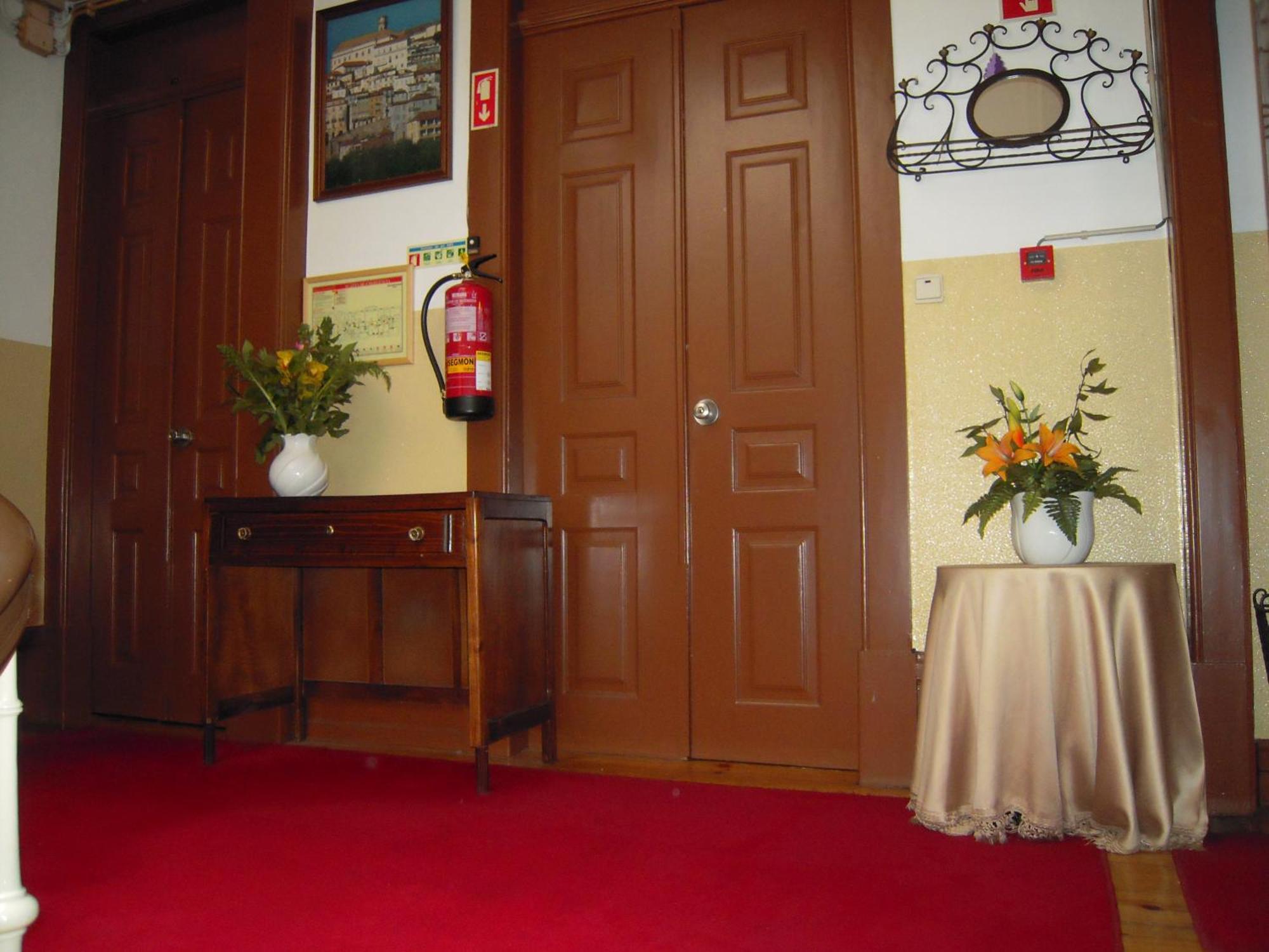 Guesthouse Lusa Atenas Coimbra Exterior photo